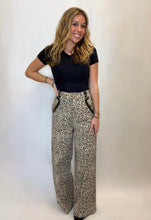 Load image into Gallery viewer, Jackie Jeans