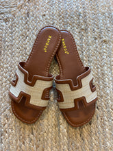 Load image into Gallery viewer, Kit Sandal
